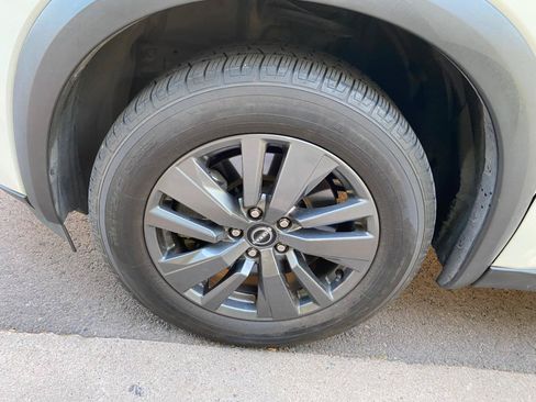 Used 2022 Nissan Pathfinder S FWD image 17