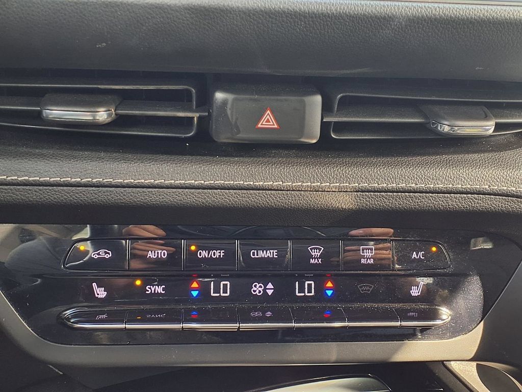 Used 2022 Buick Envision Preferred FWD image 6