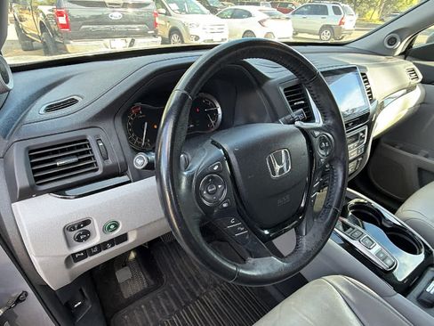Used 2016 Honda Pilot Touring image 10