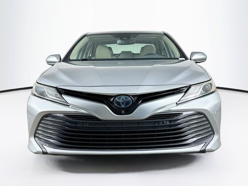 Used 2019 Toyota Camry XLE w/ Driver Assist Package FWD image 2