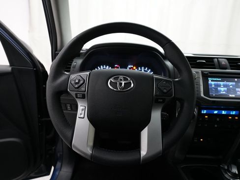 Used 2016 Toyota 4Runner Limited AWD/4WD image 4