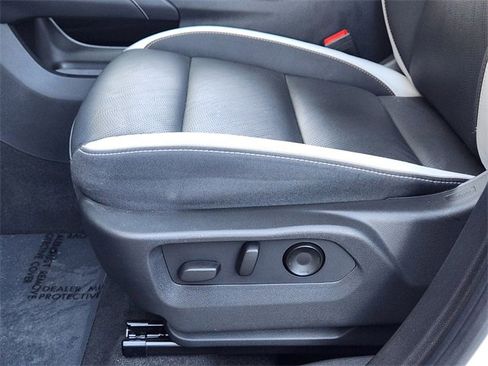 Certified 2025 Buick Envision Sport Touring image 19