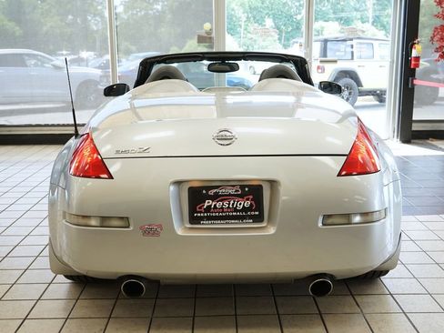Used 2004 Nissan 350Z Touring RWD image 15