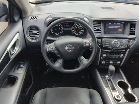 Used 2020 Nissan Pathfinder S AWD/4WD image 16