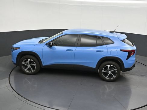 Used 2024 Chevrolet Trax RS FWD image 16