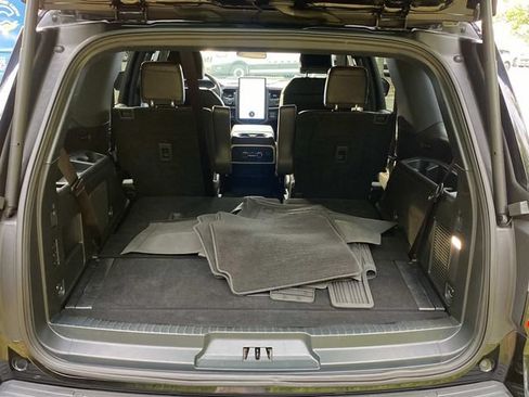 Used 2023 Ford Expedition Limited RWD image 31