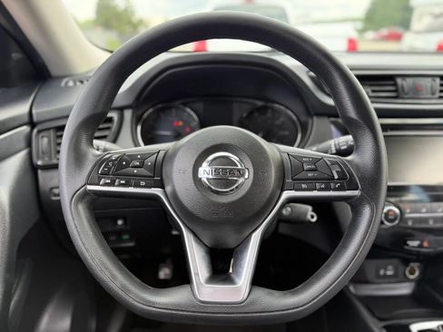Used 2018 Nissan Rogue S AWD/4WD image 24