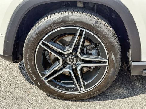 Certified 2022 Mercedes-Benz GLS 450 4MATIC image 11