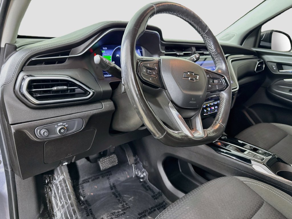 Used 2022 Chevrolet Bolt EUV LT w/ Comfort Package FWD image 11