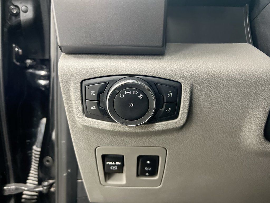 Used 2020 Ford F150 XLT w/ Equipment Group 302A Luxury AWD/4WD image 18
