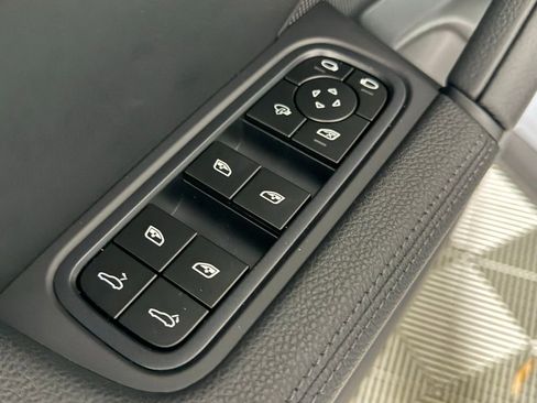 New 2026 Porsche Cayenne image 27