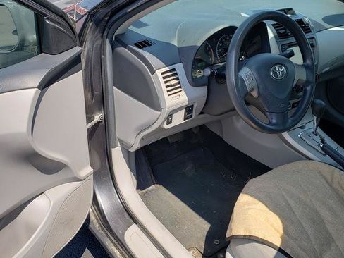 Used 2013 Toyota Corolla LE FWD image 9