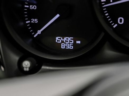 Used 2024 Porsche Macan AWD/4WD image 23