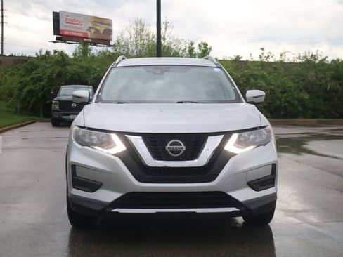 Used 2020 Nissan Rogue SV FWD image 3
