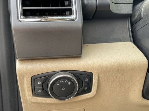 Used 2017 Ford F150 XLT w/ Equipment Group 302A Luxury image 11