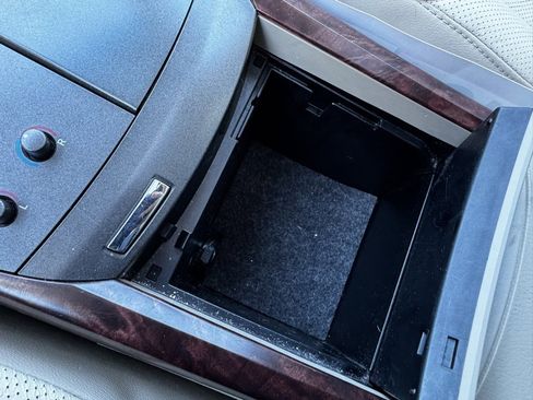 Used 2011 Toyota Avalon Limited image 18