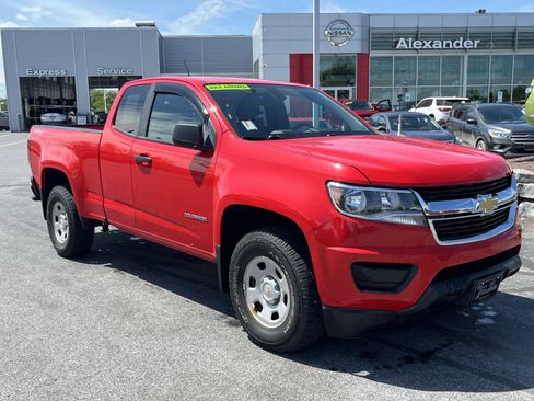 Used 2018 Chevrolet Colorado W/T AWD/4WD image 1