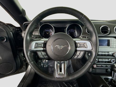 Used 2020 Ford Mustang Convertible image 13