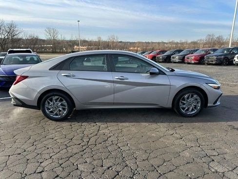 New 2026 Hyundai Elantra Blue image 2