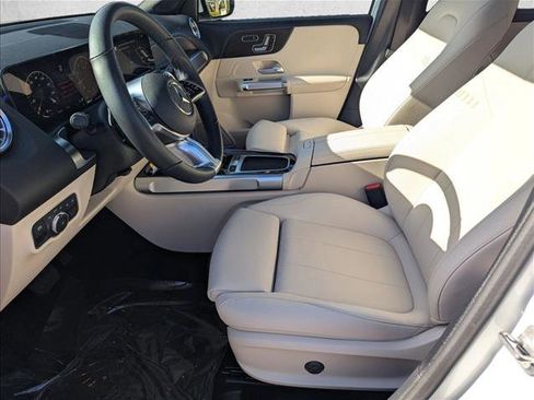 Used 2025 Mercedes-Benz GLB 250 image 15