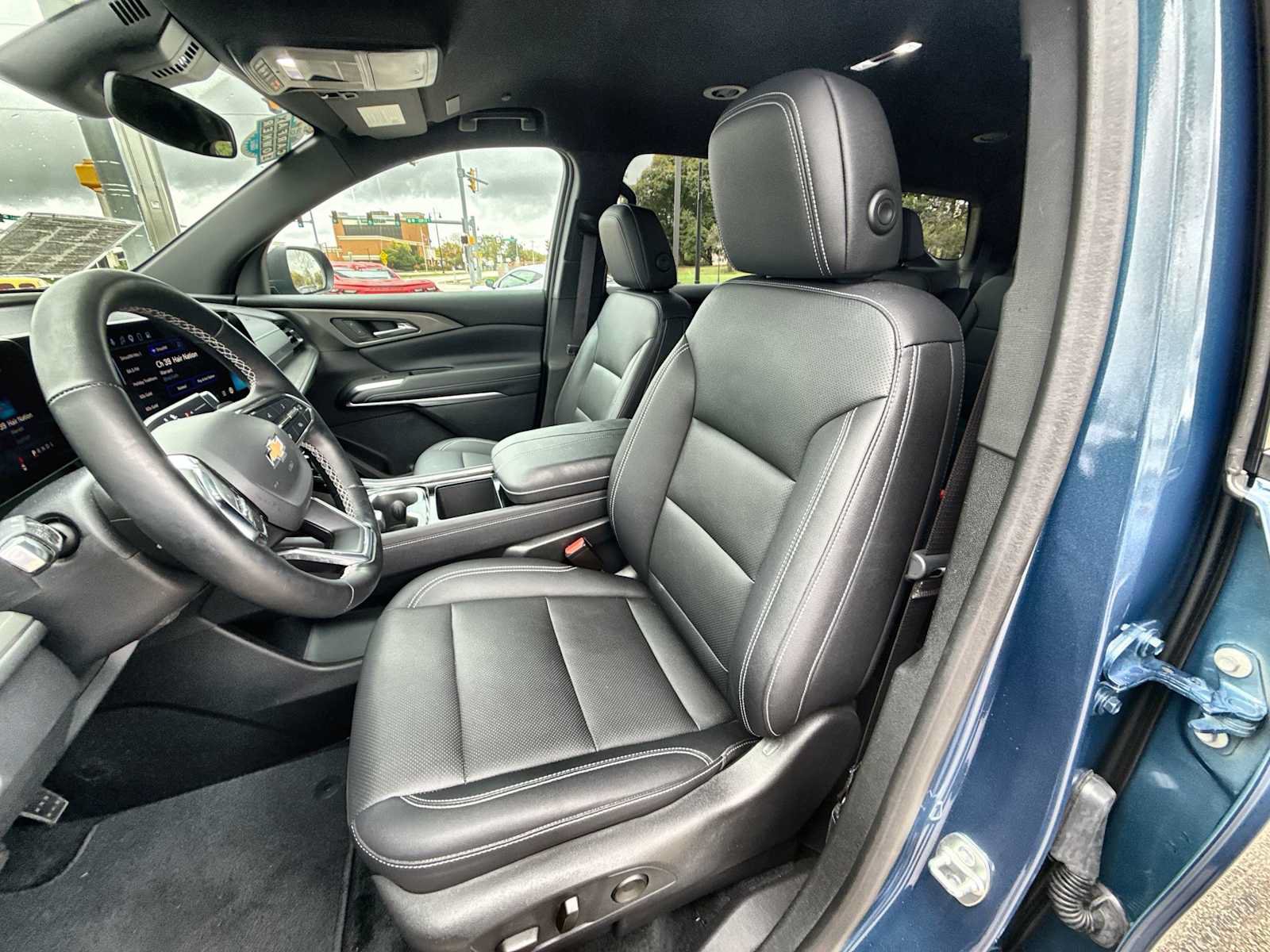 Certified 2025 Chevrolet Traverse LT w/ Driver Confidence Package AWD/4WD image 18