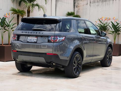 Used 2019 Land Rover Discovery Sport SE AWD/4WD image 6