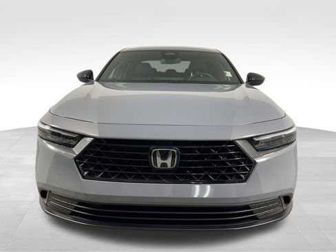 Used 2023 Honda Accord Sport image 3