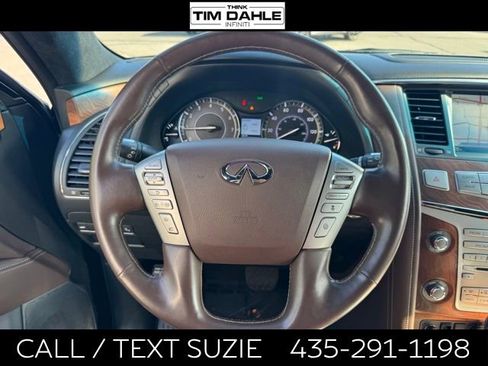 Used 2017 INFINITI QX80 Limited AWD/4WD image 2