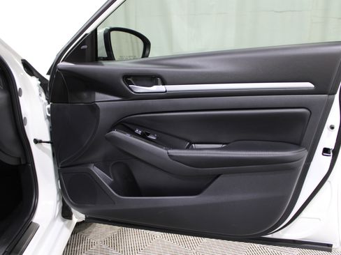 Used 2025 Nissan Altima 2.5 SL image 30