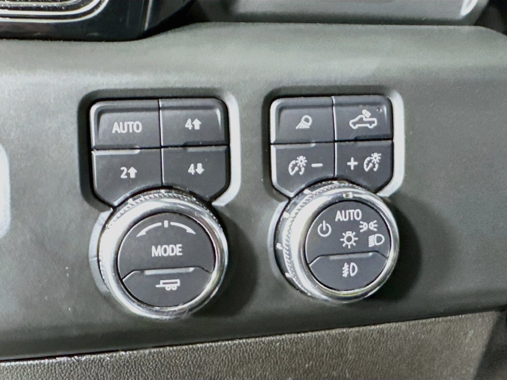 Used 2024 GMC Sierra 2500 AT4 w/ Technology Package AWD/4WD image 21