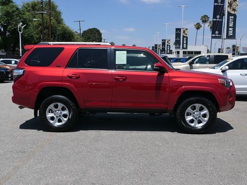 Used 2022 Toyota 4Runner SR5 Premium AWD/4WD image 2