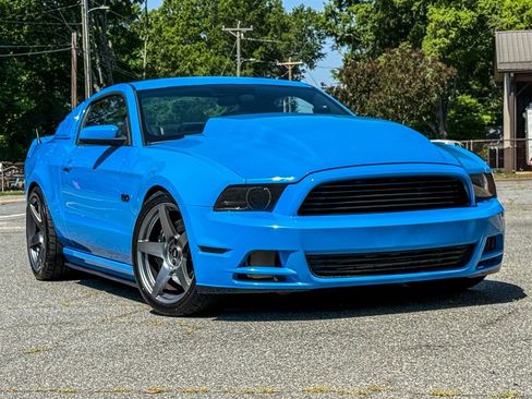 Used 2013 Ford Mustang GT RWD image 30