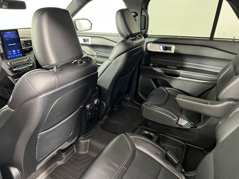 Used 2020 Ford Explorer ST w/ ST Street Pack image 19