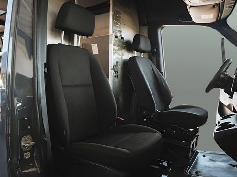 Used 2019 Mercedes-Benz Sprinter 170 image 10