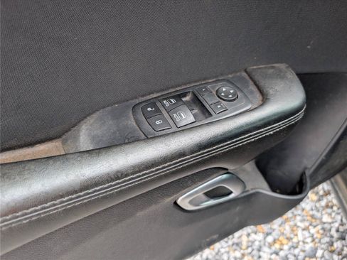 Used 2016 Dodge Challenger SXT RWD image 11