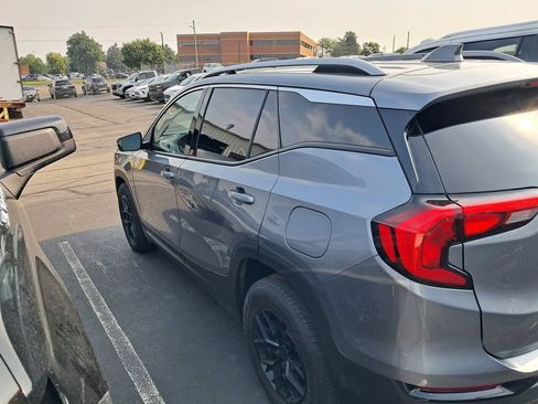 Used 2021 GMC Terrain SLT w/ LPO, Dark Accent Package AWD/4WD image 8