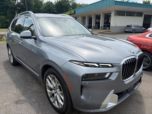 Used 2024 BMW X7 xDrive40i AWD/4WD image 3