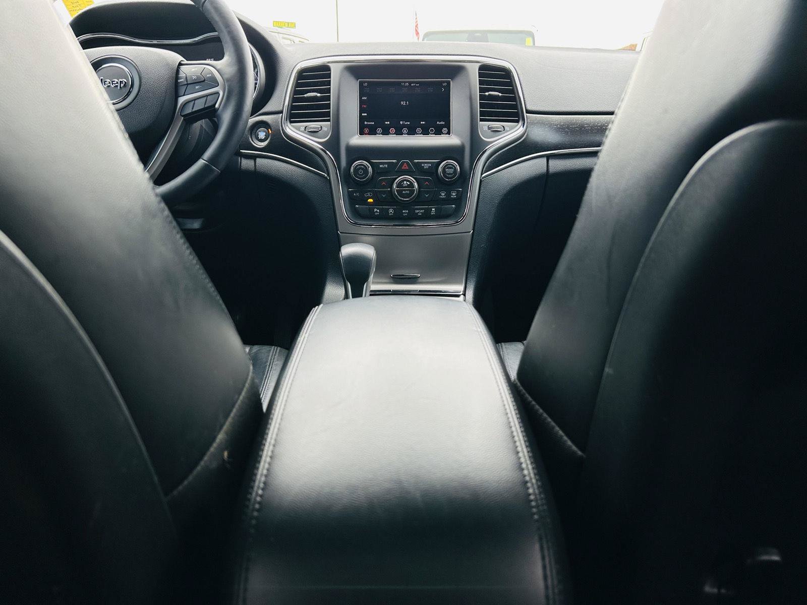 Used 2018 Jeep Grand Cherokee Limited AWD/4WD image 24