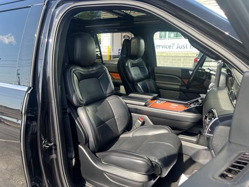 Used 2019 Lincoln Navigator L Reserve AWD/4WD image 76