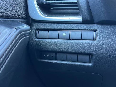 Used 2022 Nissan Rogue SV FWD image 28