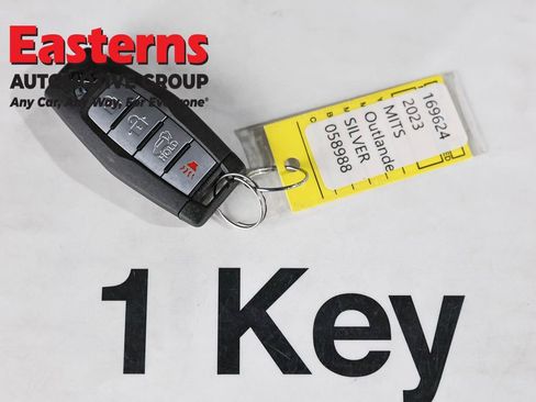 Used 2023 Mitsubishi Outlander SE AWD/4WD image 23