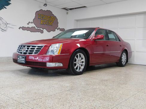 Used 2011 Cadillac DTS Luxury image 1