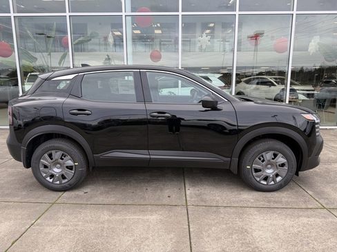 New 2026 Nissan Kicks S image 8