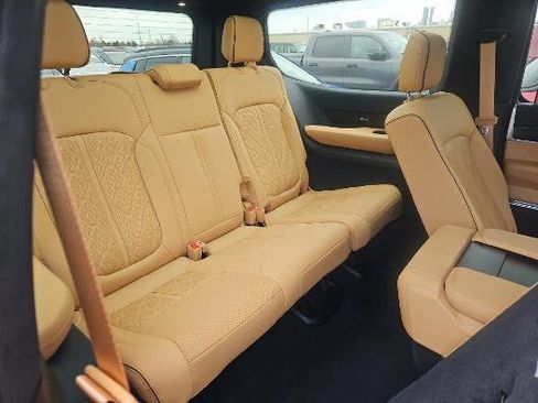 Used 2024 Jeep Grand Wagoneer Series III w/ Quick Order Packagew 28T image 6