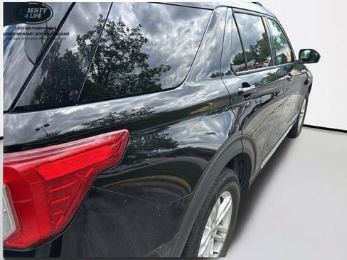 Used 2023 Ford Explorer XLT w/ Equipment Group 202A AWD/4WD image 4