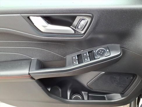 Certified 2025 Ford Escape ST-Line image 15