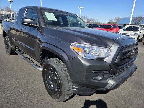 Used 2022 Toyota Tacoma SR image 1