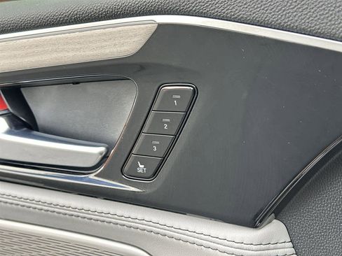 Used 2023 Acura MDX SH-AWD w/ Advance Package image 29