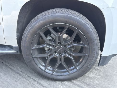 Used 2019 GMC Yukon XL Denali w/ Open Road Package AWD/4WD image 8