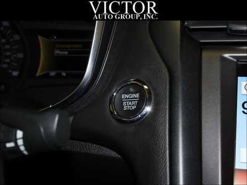 Used 2018 Ford Fusion Titanium image 19